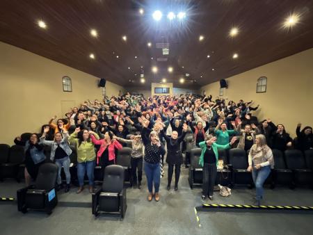 Professores da rede municipal  recebem homenagem pelo seu dia